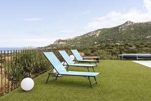 Property grounds - Apartment 'Style Paris' with Shared Pool, Wi-Fi and Air Conditioning (Lumio)