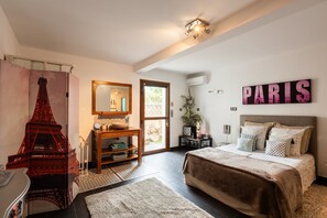 1 bedroom, iron/ironing board, WiFi, bed sheets - Apartment 'Style Paris' with Shared Pool, Wi-Fi and Air Conditioning (Lumio)
