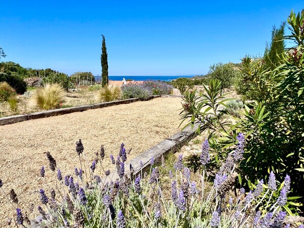 Property grounds - Apartment 'Style Paris' with Shared Pool, Wi-Fi and Air Conditioning (Lumio)