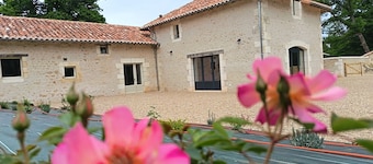 Périgord. gite sleeps 8 or 12, 4*, private heated pool, large open spaces.