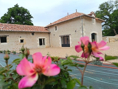 Périgord. gite sleeps 8 or 12, 4*, private heated pool, large open spaces.