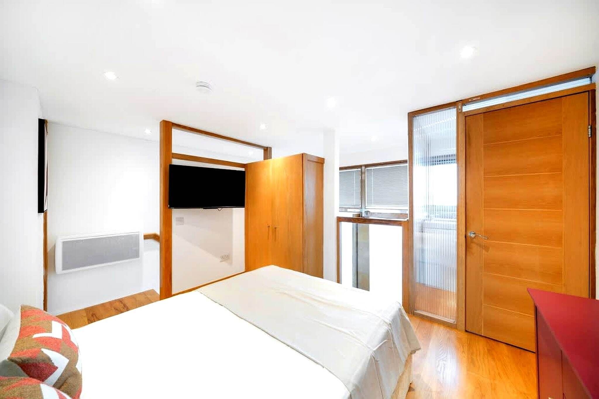 2 chambres, bureau, fer et planche à repasser, accès Internet