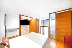 2 chambres, bureau, fer et planche à repasser, accès Internet
