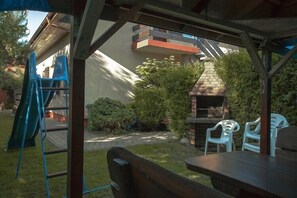 屋外ダイニングエリア