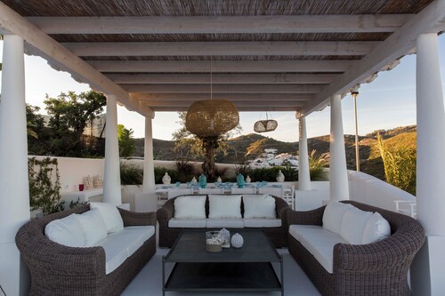 Luxury Villa in Ponza | Infinity Pool & Harbour View