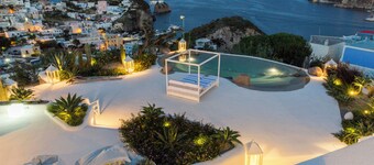 Luxury Villa in Ponza | Infinity Pool & Harbour View