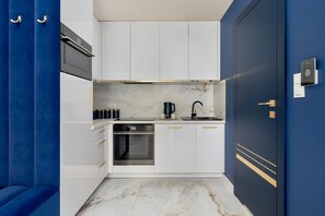 Fridge, microwave, oven, stovetop - Two-level apartment, private terrace with jacuzzi (Pobierowo)