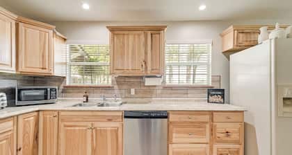 Quiet & Cozy 1BR Apartment – minutes away from Canton Trade Days