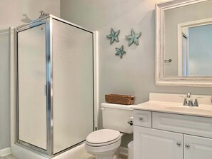 Shower, towels, shampoo - Peaceful 2Bed/2Bath Condo | King Bed | Pool View (North Myrtle Beach)