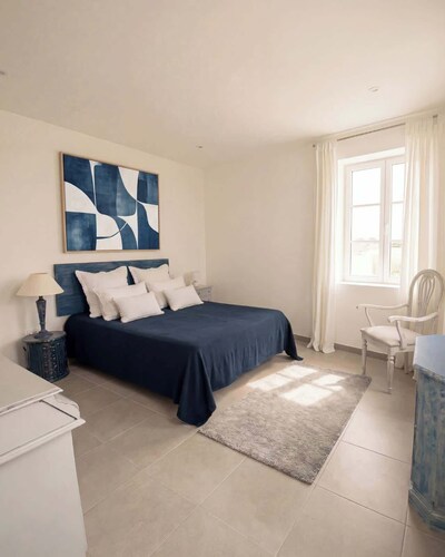 Modern 2-Bedroom Apartment in Gibraltar Town