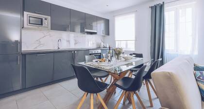 Modern 2-Bedroom Apartment in Gibraltar Town