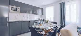 Modern 2-Bedroom Apartment in Gibraltar Town