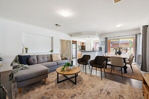 Living area - Beaufort Retreat - 4BR Family Stay - Hyde Park (Mount Lawley)