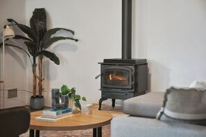 Interior - Beaufort Retreat - 4BR Family Stay - Hyde Park (Mount Lawley)