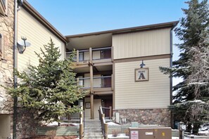 Exterior - Beautiful and Spacious 2 Bedroom, 2 Full Bath Ideally Located (Breckenridge)