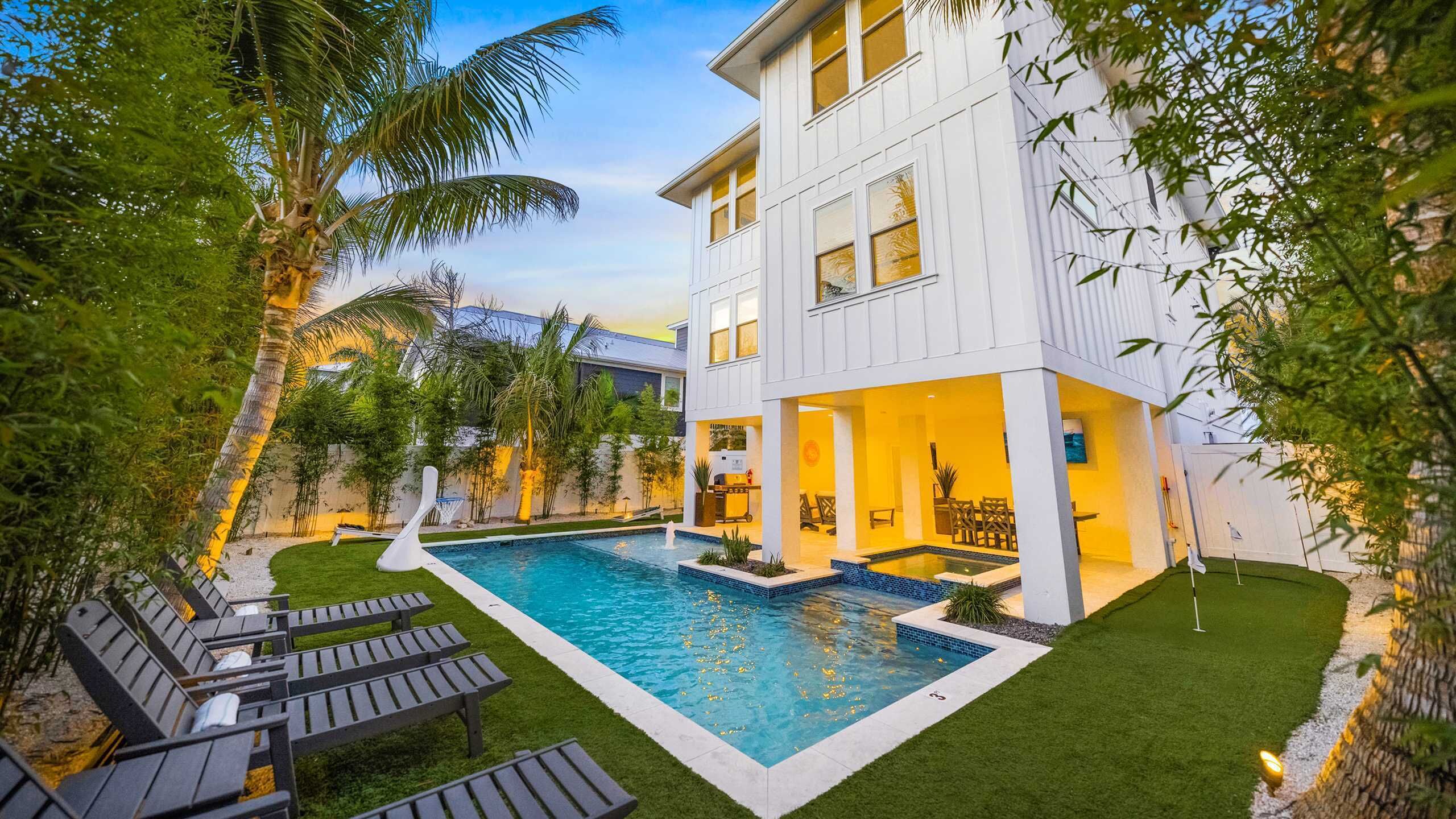 Outdoor pool, a heated pool