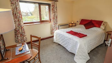 2 bedrooms, WiFi (free), individually decorated, individually furnished
