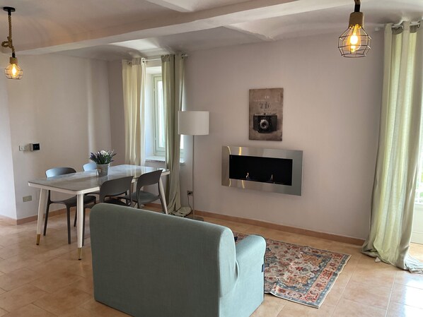 Dining - The farmhouse of lost lights Apartment in Relais with panoramic SPA (Piea)