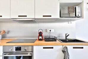 Microonde, macchina per tè/caffè, bollitore elettrico, tostapane