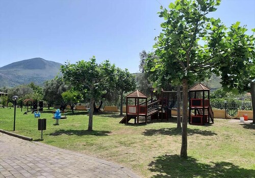 FRUIT VILLAGE HOLIDAY BEACH