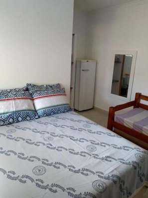 Espacio para trabajar con un portátil y sistema de insonorización