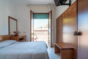 Minibar, caja de seguridad en la habitación, wifi gratis y ropa de cama 