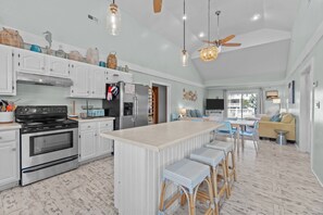 Fridge, microwave, oven, stovetop - Whalehead Retreat w/ Pool, Hot Tub, 5min to Beach (Currituck County)
