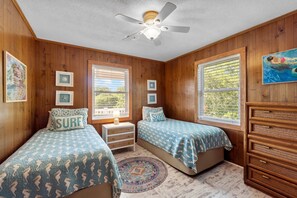 Bed sheets - Whalehead Retreat w/ Pool, Hot Tub, 5min to Beach (Currituck County)