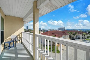 Property grounds - ☀️Walk to Beach | Awesome Amenities and Location | Horizon South 56-304☀️ (Panama City Beach)