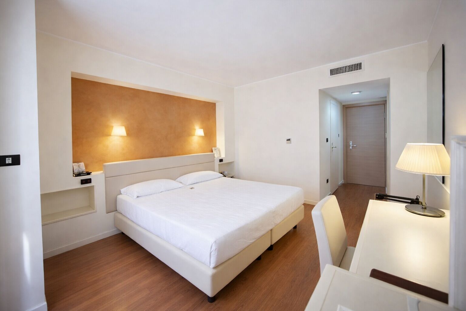 Standard-Doppel- oder -Zweibettzimmer