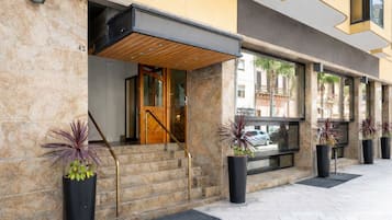 Entrada al alojamiento