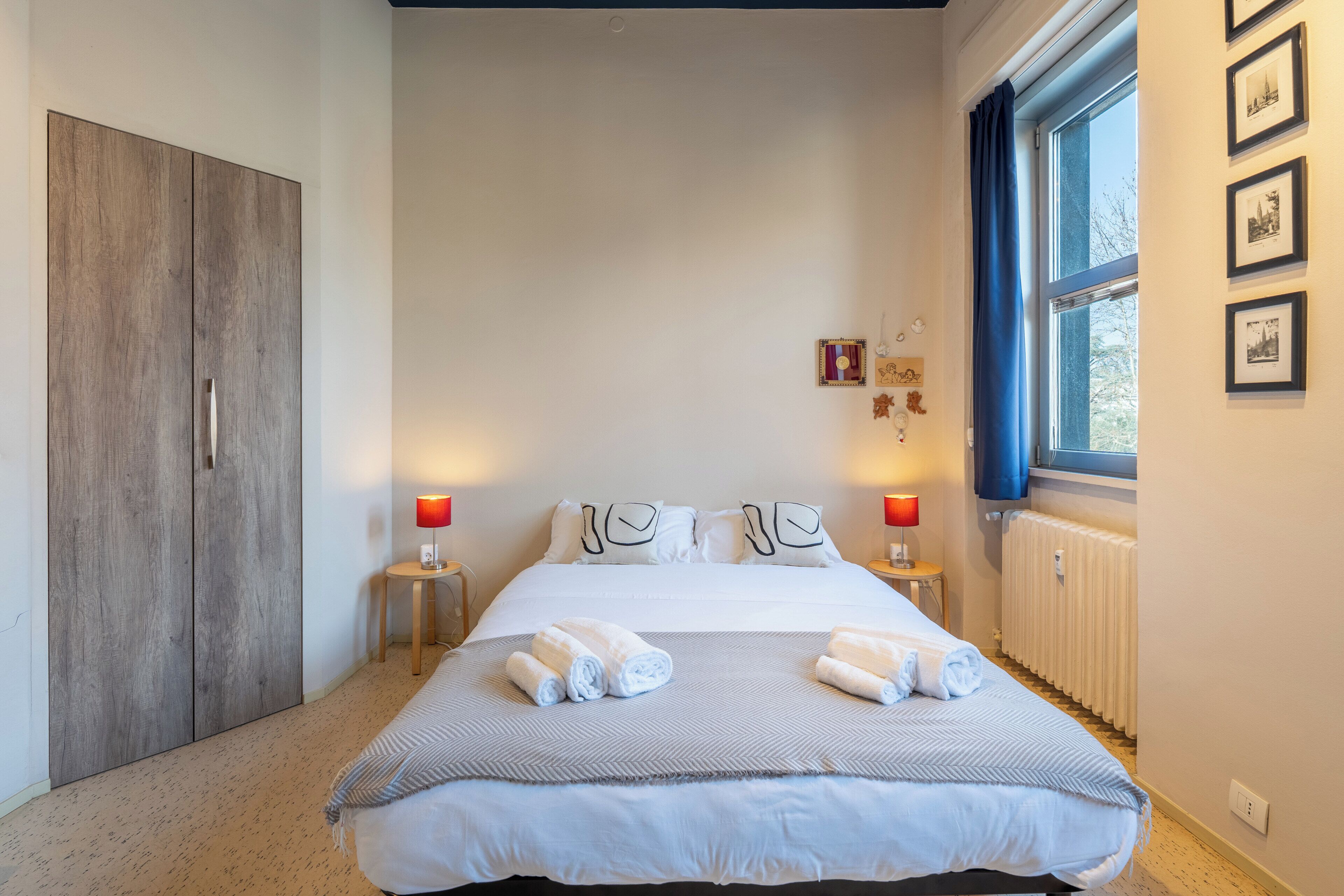 Iron/ironing board, free WiFi, bed sheets