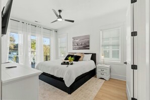 5 bedrooms, desk, free WiFi, bed sheets - Cozy Pearl- Luxurious 5 Bedroom Home With Pool (North Myrtle Beach)