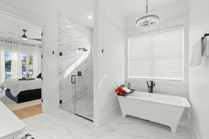 Shower, towels - Cozy Pearl- Luxurious 5 Bedroom Home With Pool (North Myrtle Beach)