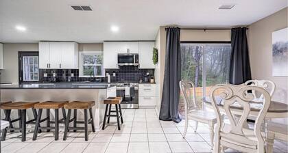 Dawg House 4BR Stay - Fenced Yard & Fast WiFi!