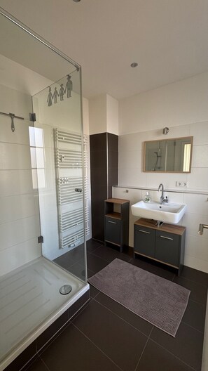 Bathroom - Vrbo Property (Stein)