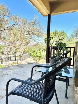 Terrace/patio - 3-bedroom house in pleasant Fischer with big secluded backyard (Fischer)