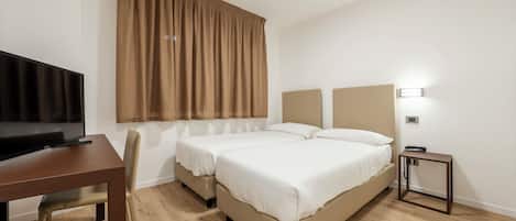 Double or Twin Room | Desk, free WiFi, bed sheets