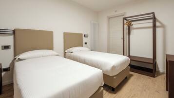 Double or Twin Room | Desk, free WiFi, bed sheets
