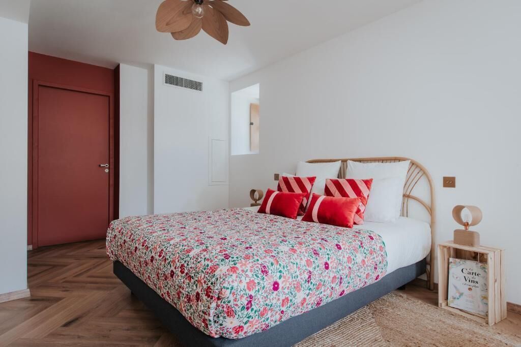 Deluxe Room, Balcony, Vineyard View