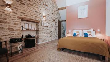 Family Room, Vineyard View | Free WiFi, bed sheets