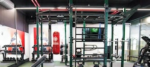 Fitness facility - Modern central Apt with AC parking gym (Riga)