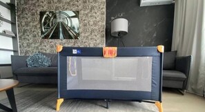 Superior Apartment, 1 Queen Bed with Sofa bed, Air conditioning, City View | Interior