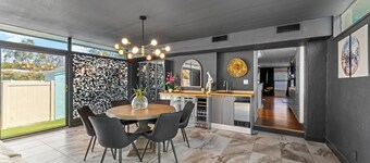 Groovy 5 Bed Getaway in the heart of St Pete