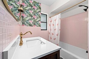 Bathroom - Groovy 5 Bed Getaway in the heart of St Pete (St. Petersburg)