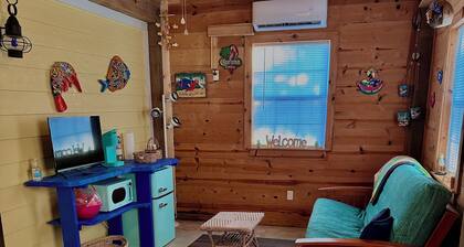 water front home on matagorda bay sleeps 8 just 1 block from boat ramp beach
