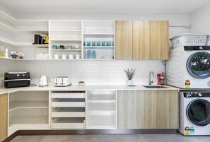 Interior - Marlin Cove Waterfront Villa (Palm Beach)
