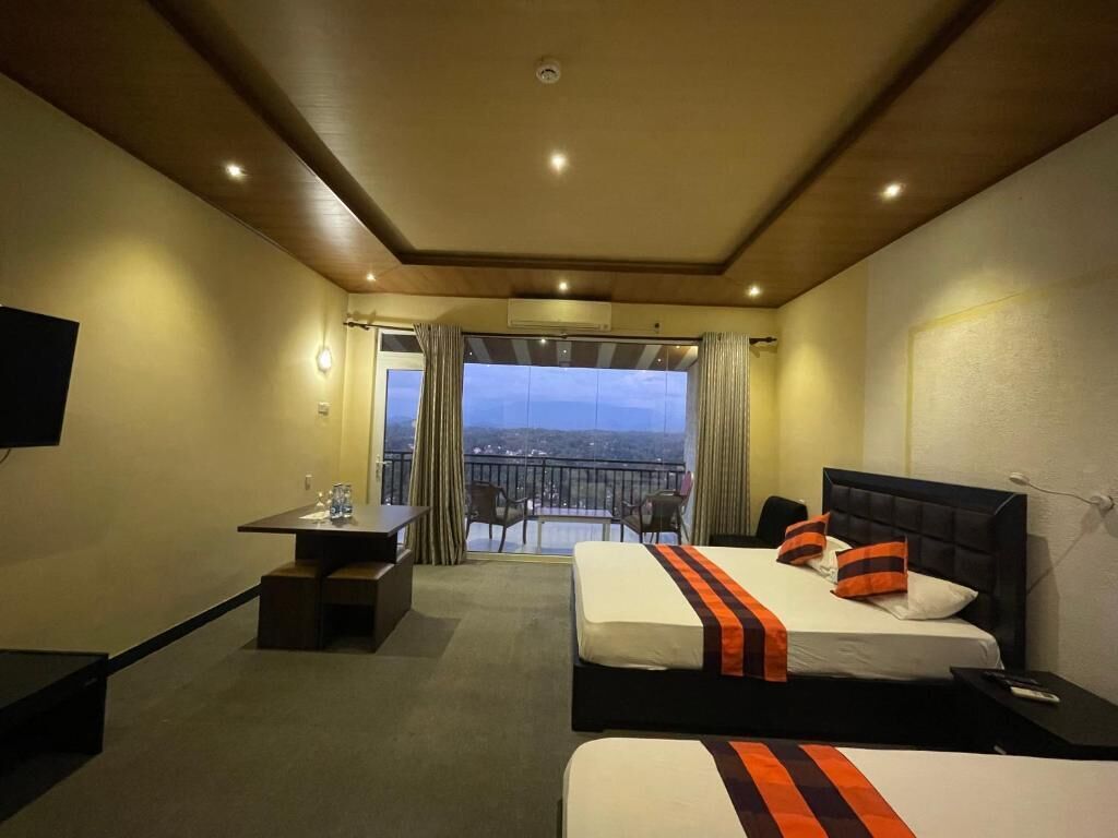 家庭四人房, 阳台, 山景 | 办公桌、笔记本电脑工作区、免费 WiFi