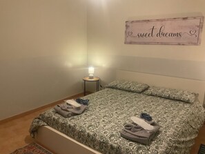 2 bedrooms, iron/ironing board, free WiFi, bed sheets - Oasi del Silenzio Apartment in Relais with panoramic SPA (Piea)