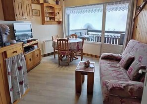 Living area - Slopeside Nests with Mont Blanc Views (Saint-Gervais-les-Bains)